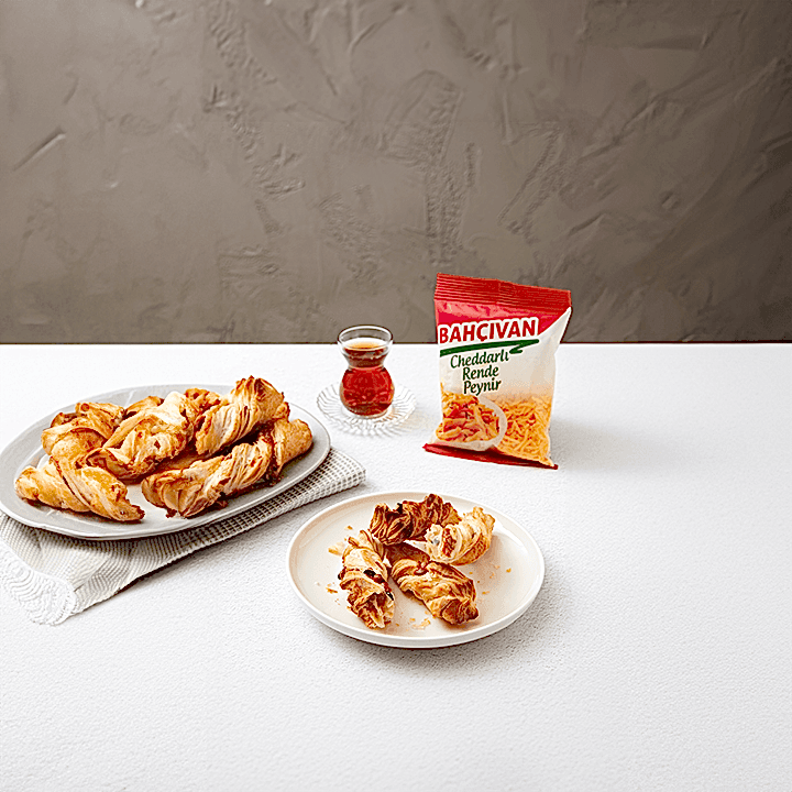 Cheddarlı Milföy Çubuk Tarifi