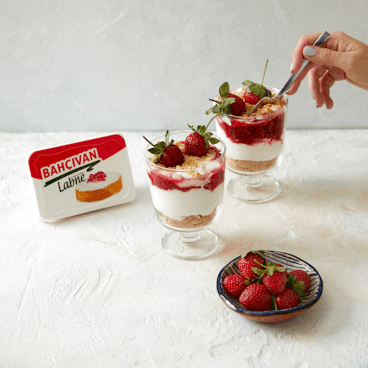 Çilekli Cheesecake Tarifi